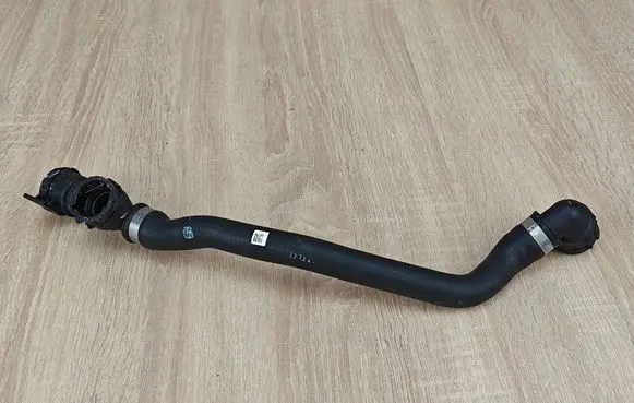 BMW 5 G30 G31 G38 Engine coolant pipe/hose 8678507