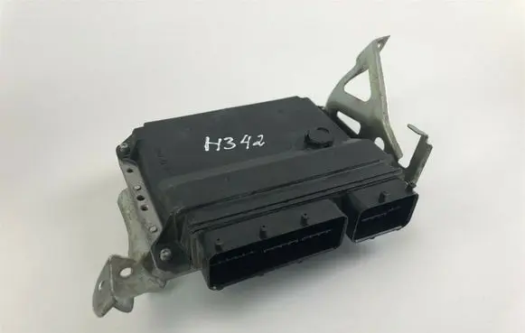 Toyota Avensis T270 Other control units/modules 8966105M40 H342