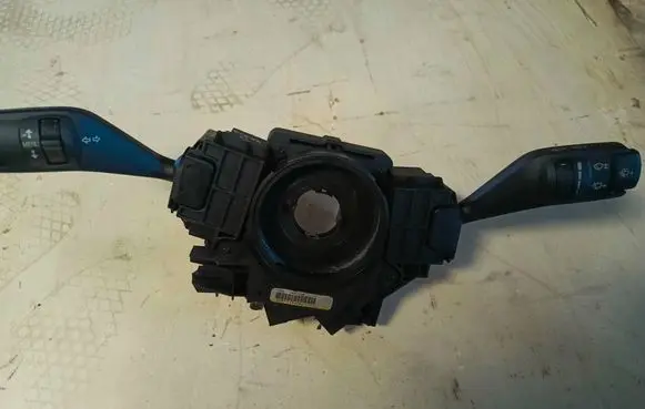 Ford Focus Indicator stalk 4M5T14A664AB CE11720418