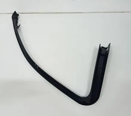 Mercedes-Benz C W204 Front door glass trim molding A2047250271