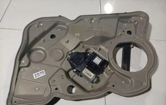 Skoda Octavia Mk2 (1Z) Sliding door window regulator with motor