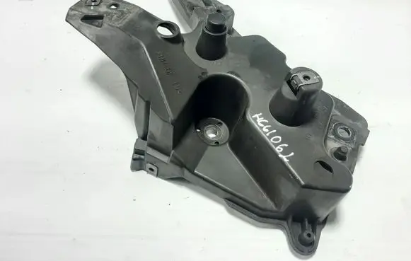 Volvo XC60 Front bumper mounting bracket 31424578