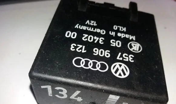 Volkswagen PASSAT B5 Other relay 357906123