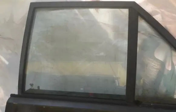 Lancia Dedra Rear door window glass