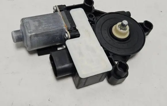 BMW 6 G32 Gran Turismo Front door window regulator motor 0130822764 20170829