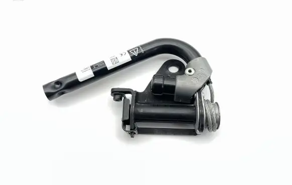 Mercedes-Benz GL X166 Front seatbelt A1668600122
