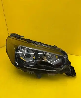 Peugeot 2008 II Headlight/headlamp 9833036180