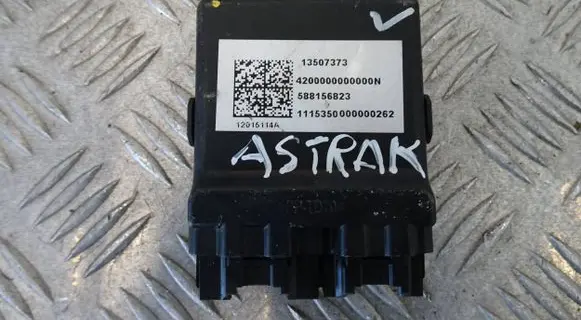 Opel Astra K Seat heating relay 13507373