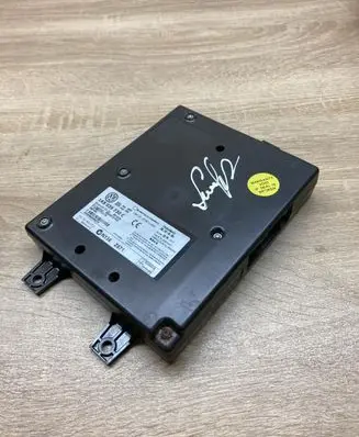 Volkswagen PASSAT B6 Bluetooth control unit module 1K8035730C N136Z571