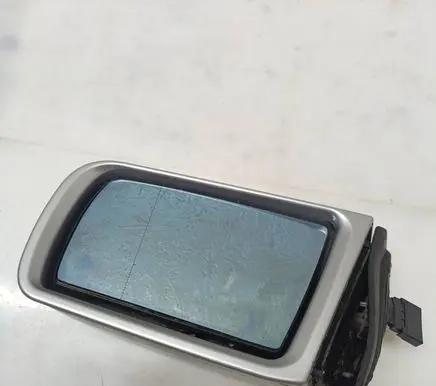 Mercedes-Benz E W210 Front door electric wing mirror 2028110198 413122409