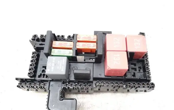 Mercedes-Benz C W205 Fuse module A2059068501 A0009822923