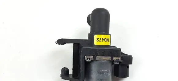 BMW Z3 E36 Coolant heater control valve 8375443 M3472