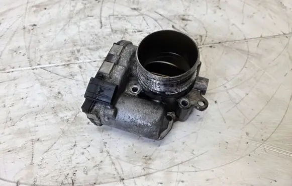 Land Rover Evoque I Electric throttle body valve G4D3-9F991-AA