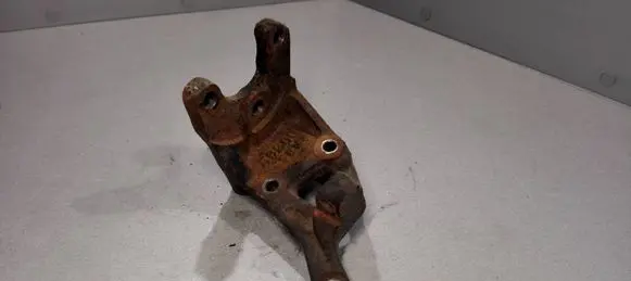 Nissan Terrano Engine mounting bracket 56G00