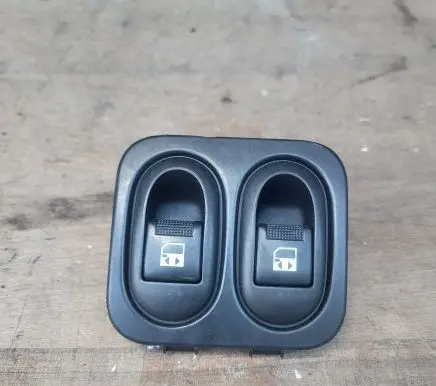 Peugeot 1007 Electric window control switch 9647541077
