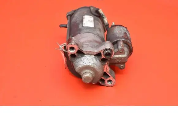 Volvo V50 Starter motor 8697576