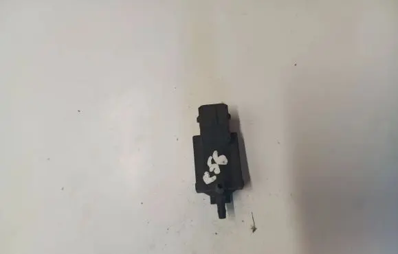 Volvo XC90 Turbo solenoid valve 30611668 04T343 72224010