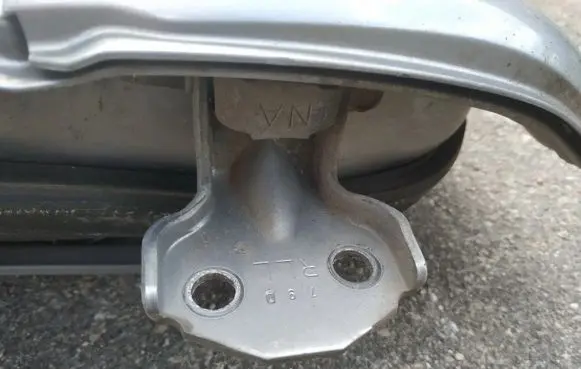Subaru Forester SG Rear door lower hinge