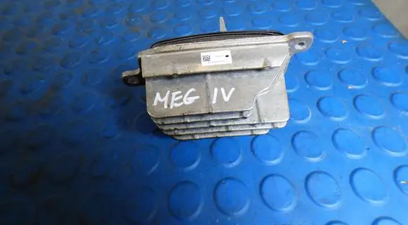Renault Megane IV Voltage converter/converter module CART90062632 90062632 B0103423