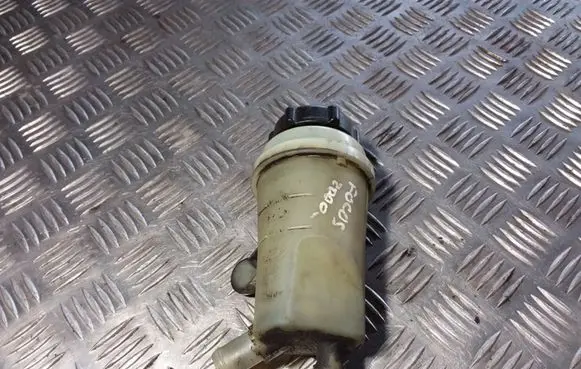 Ford Focus Power steering fluid tank/reservoir 98AG3R700AH