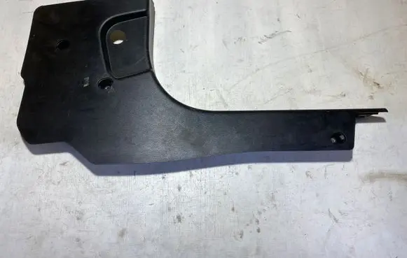 Maserati Ghibli Foot area side trim 670019534 STP10389 B985ISAPA