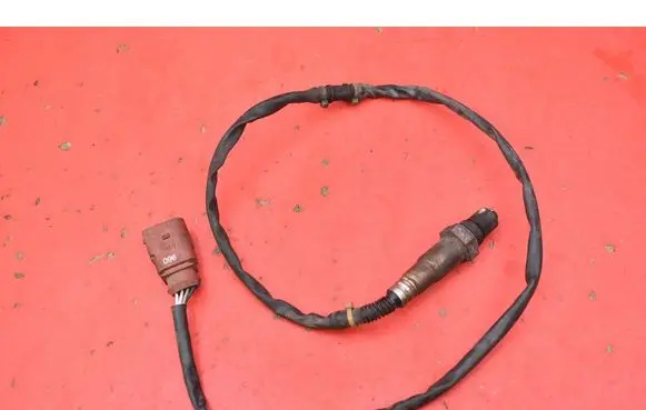 Volkswagen PASSAT CC Lambda probe sensor 06J906262C