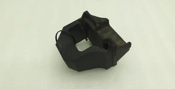BMW 1 E81 E87 Radiator mount bracket 7807185