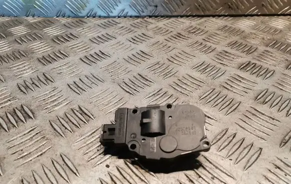 Mercedes-Benz S W221 Intake manifold valve actuator/motor A2218200042 2219066900