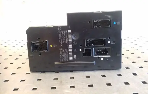 Mercedes-Benz E W212 SAM control unit 2129004901 2129015001 2129024301
