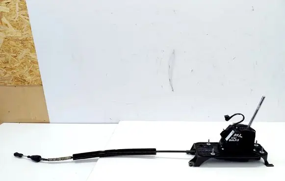 Volkswagen Golf VII Gear shifter/selector 5Q2713025A 5Q0713061