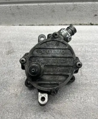 Volvo V70 Vacuum pump 30731825