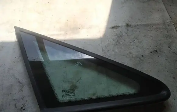 Opel Zafira A Front triangle window/glass as2