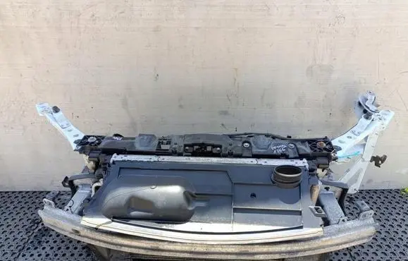 Renault Megane III Radiator support slam panel 646423