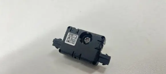 BMW 8 G15 Aerial antenna amplifier 6832256