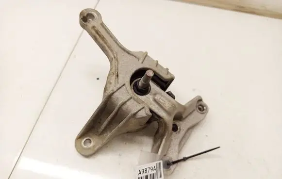 Hyundai Kona I Engine mount bracket 