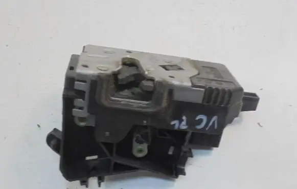 Opel Vectra C Front door lock 13210768