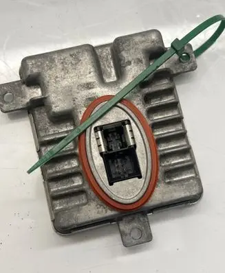 BMW 3 E90 E91 Headlight ballast module Xenon 7237647 W003T20071