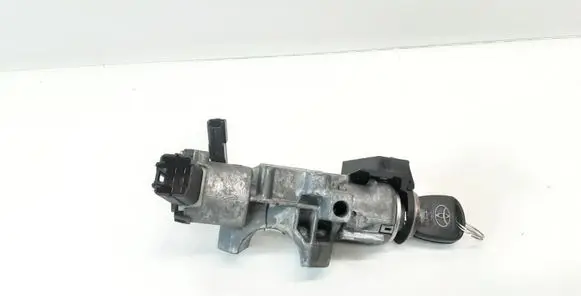 Toyota Avensis T250 Ignition lock N0501517 450200504