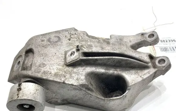 BMW X4 G02 Engine mounting bracket 6864595