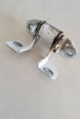 Dodge Durango Front door lower hinge 