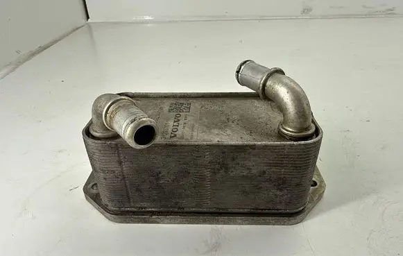 Volvo S60 Engine oil radiator 31293761