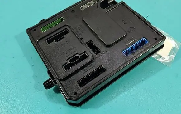 Renault Scenic III - Grand scenic III Central body control module S180098801 IMPRK1490156
