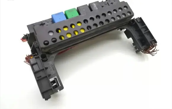 BMW 1 E81 E87 Fuse module A1695450001