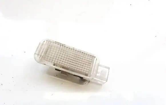 Volkswagen PASSAT B5 Other interior light 3B0947415