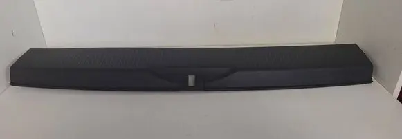 Volkswagen Multivan T5 Rear sill (body part) 7H5864585A