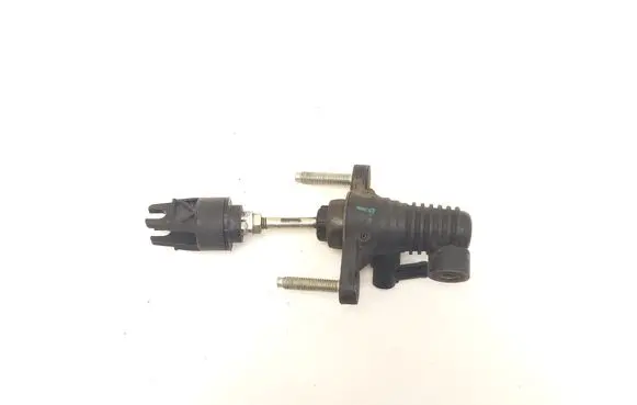 Clutch slave cylinder