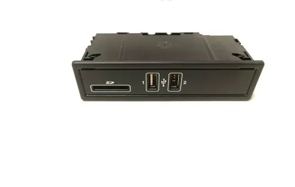 Mercedes-Benz C W205 USB socket connector A2138200401