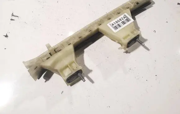 Citroen C4 I Picasso Front bumper mounting bracket 