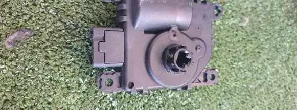 Ford Explorer VI Air flap motor/actuator AA1138004860