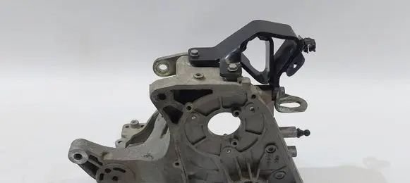 Opel Insignia A Engine mounting bracket